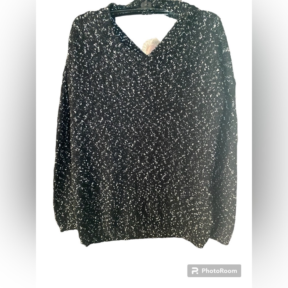 Pullover black white‎ sweater with criss cross detail in back. JACK by BB Dakota
